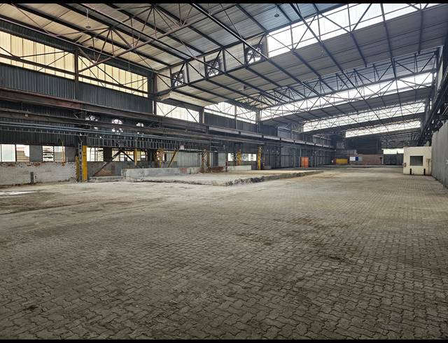 3,300M² WAREHOUSE TO LET IN ALRODE